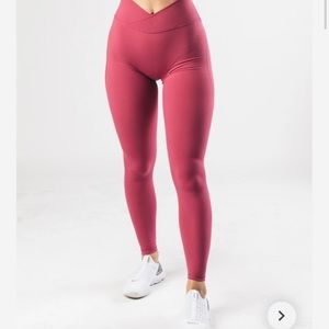 Alphalete surface leggings-candy apple